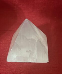 Selenite Piramidi