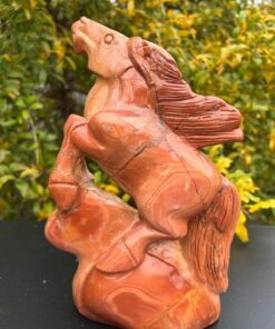 Cavallo in Diaspro Rosso peso kg 2847 largo cm 18 alto cm 26