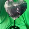 Cuore in Fluorite Arcobaleno su Piedistallo Artigianale in Ferro (811 gr)