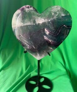 Cuore in Fluorite Arcobaleno su Piedistallo Artigianale in Ferro (811 gr)