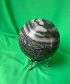 Sfera in Diaspro Zebra Verde Naturale – Energia della Terra e Design Esclusivo (dm 8,3 cm - 839 gr)