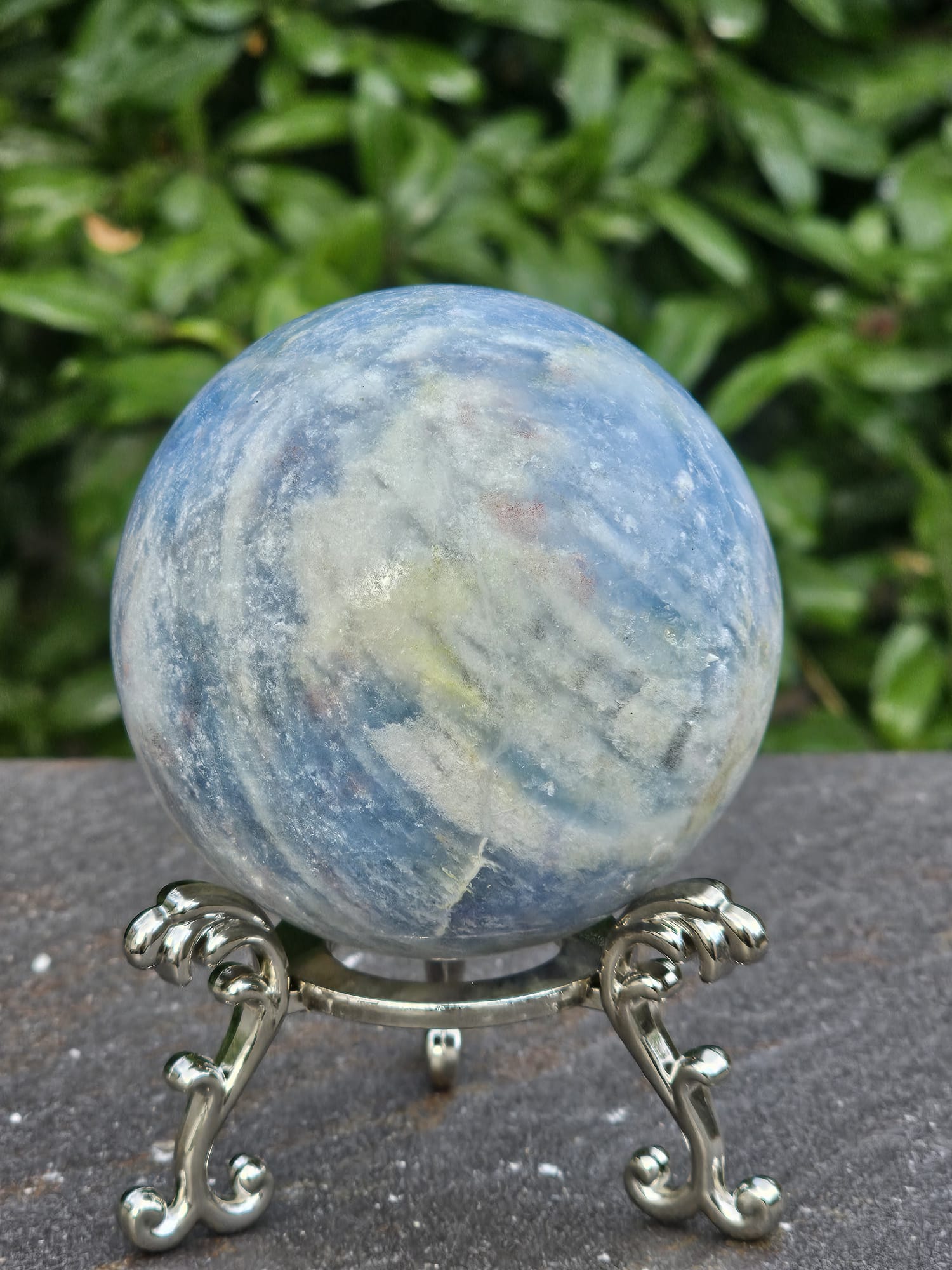 Sfera Cianite Blu gr 529 - immagine 2