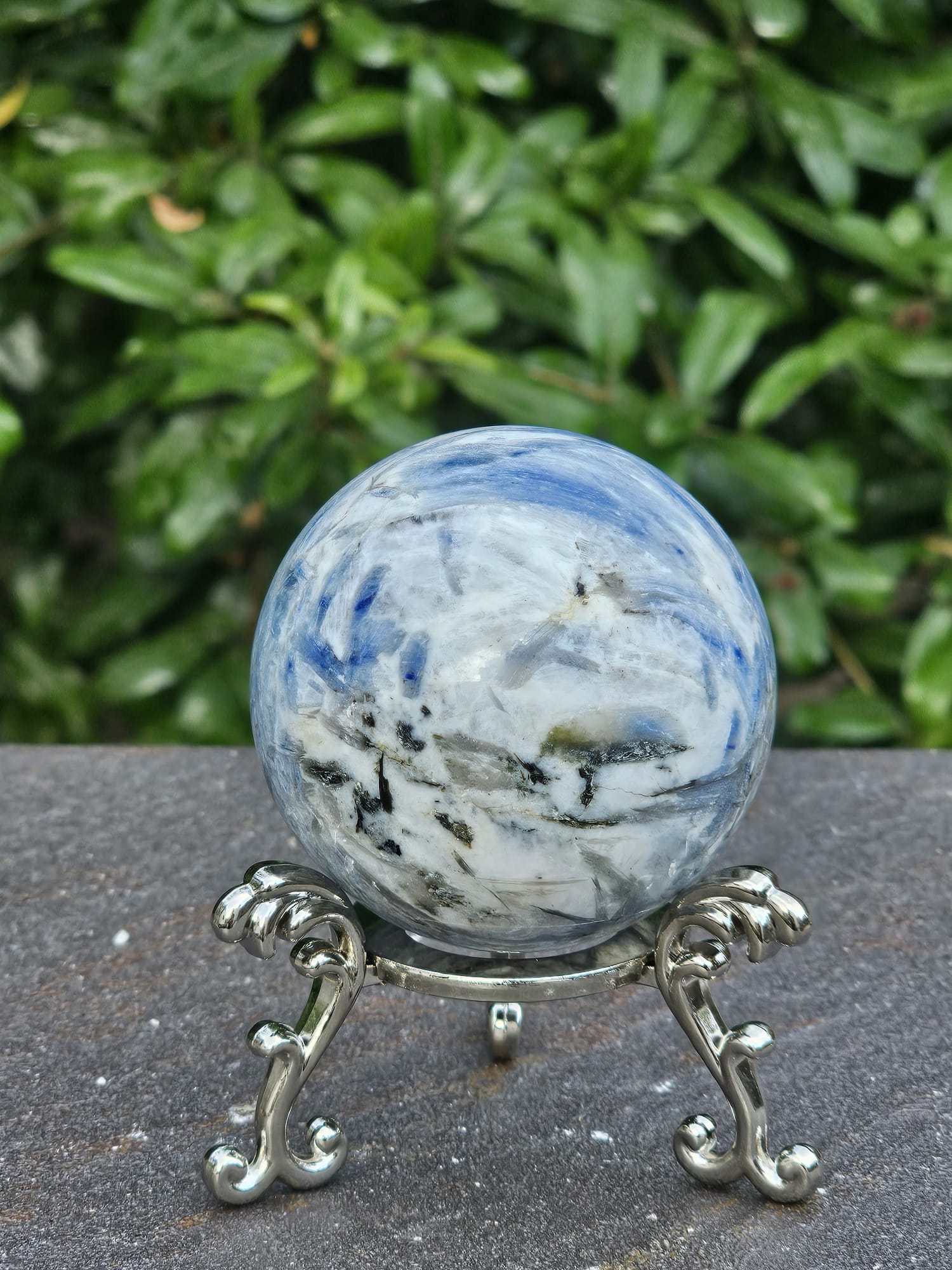 Sfera Cianite Blu gr 529 - immagine 4