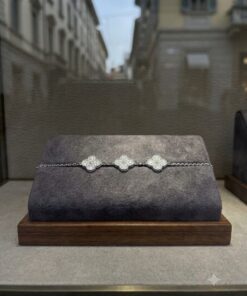 Bracciale con quadrifoglio e zirconi cubici in acciaio