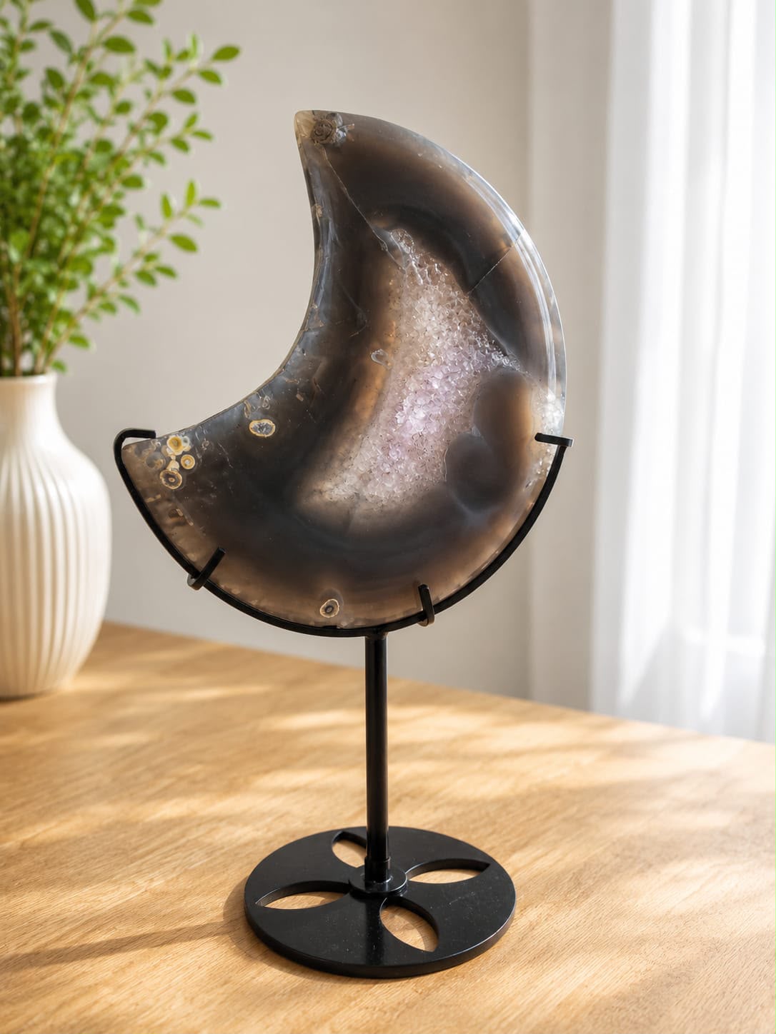 Luna in Agata con Drusa Ametista Stand Metallo Nero H 22