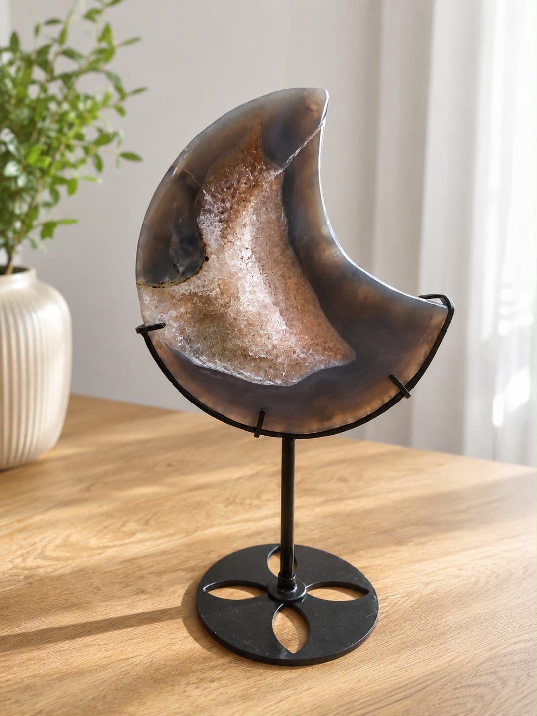 Luna in Agata con Drusa Ametista Stand Metallo Nero H 22 - immagine 3