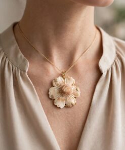 Cameo a Fiore collana acciaio dorato